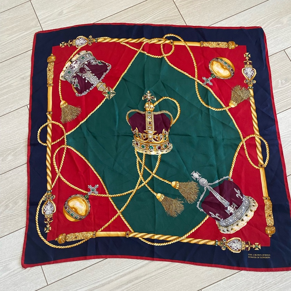 Royal Themed Scarf